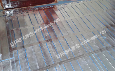 客廳發(fā)熱電纜電地暖安裝圖